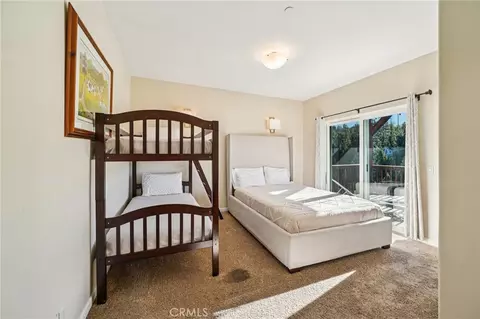 Bedroom - 26845 Modoc Ln, Lake Arrowhead, CA 92352 photo 5 of 11