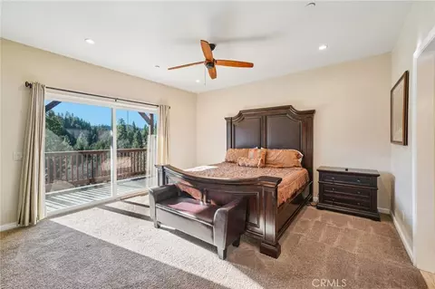 Bedroom - 26845 Modoc Ln, Lake Arrowhead, CA 92352 photo 2 of 11