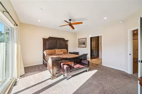 Bedroom - 26845 Modoc Ln, Lake Arrowhead, CA 92352 photo 2 of 11