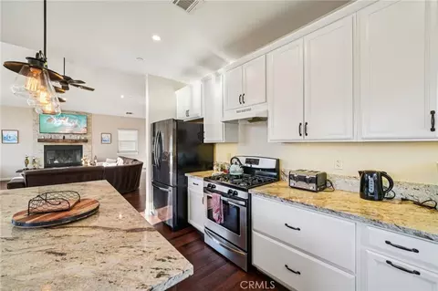 Kitchen - 26845 Modoc Ln, Lake Arrowhead, CA 92352 photo 6 of 6