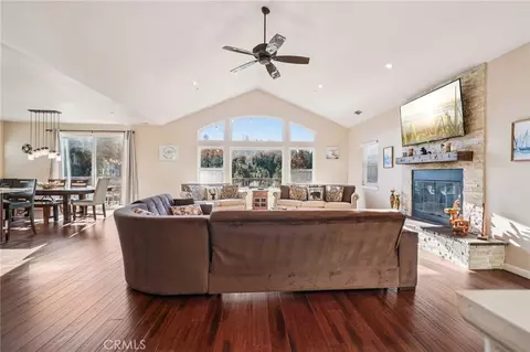 Living - 26845 Modoc Ln, Lake Arrowhead, CA 92352 photo 1 of 3