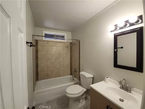 Bath - 532 E Meadow Ln, Big Bear City, CA 92314 photo 1 of 1