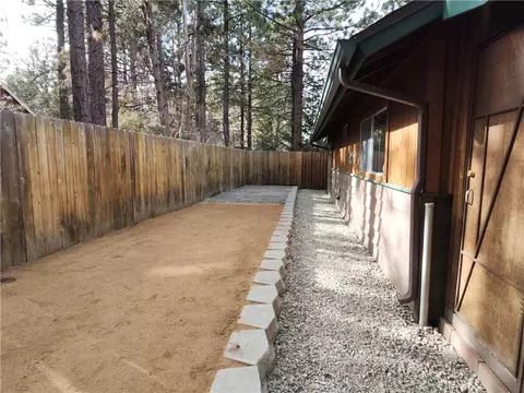 Exterior - 532 E Meadow Ln, Big Bear City, CA 92314 photo 1 of 2