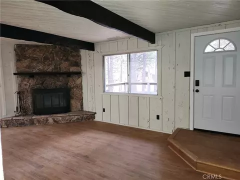 Living - 532 E Meadow Ln, Big Bear City, CA 92314 photo 1 of 2