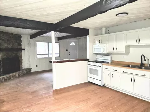 Kitchen - 532 E Meadow Ln, Big Bear City, CA 92314 photo 1 of 2