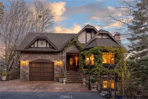 26335 Walnut Hills Dr, Lake Arrowhead, CA 92352