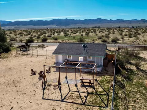 Exterior - 65076 E Broadway, Joshua Tree, CA 92252 photo 6 of 10