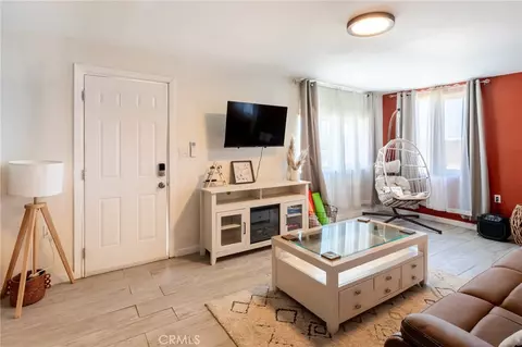Living - 65076 E Broadway, Joshua Tree, CA 92252 photo 3 of 4