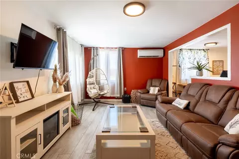 Living - 65076 E Broadway, Joshua Tree, CA 92252 photo 2 of 4