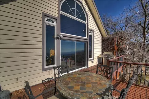Exterior - 2477 Spring Oak Dr, Running Springs, CA 92382 photo 2 of 4