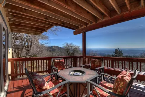 Exterior - 2477 Spring Oak Dr, Running Springs, CA 92382 photo 3 of 4