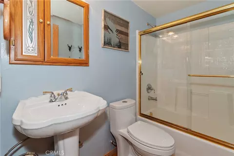 Bath - 2477 Spring Oak Dr, Running Springs, CA 92382 photo 5 of 5