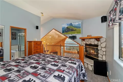 Bedroom - 2477 Spring Oak Dr, Running Springs, CA 92382 photo 5 of 7