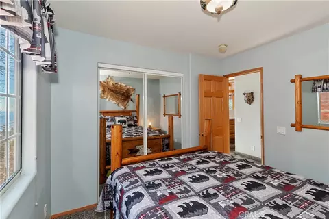 Bedroom - 2477 Spring Oak Dr, Running Springs, CA 92382 photo 2 of 7