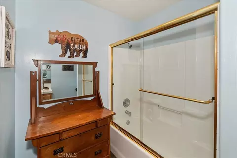 Bath - 2477 Spring Oak Dr, Running Springs, CA 92382 photo 2 of 5