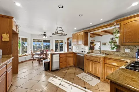 Kitchen - 7464 Via Deldene, Highland, CA 92346 photo 2 of 3