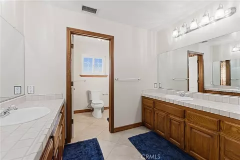 Bath - 7464 Via Deldene, Highland, CA 92346 photo 4 of 5