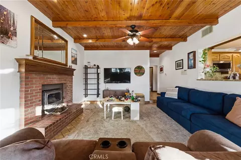 Living - 7464 Via Deldene, Highland, CA 92346 photo 2 of 5