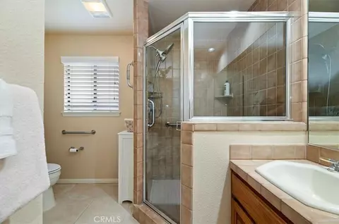 Bath - 1168 N Crescent Rdg, Fallbrook, CA 92028 photo 4 of 4