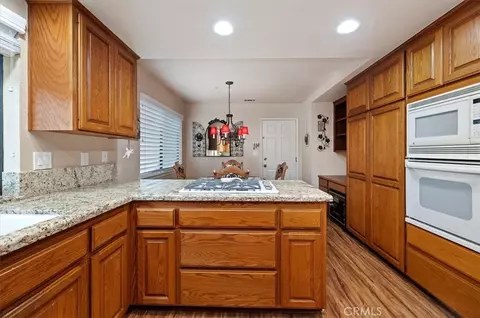 Kitchen - 1168 N Crescent Rdg, Fallbrook, CA 92028 photo 4 of 6