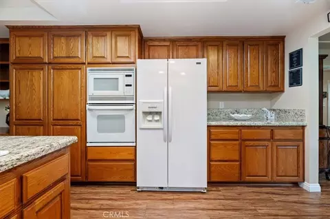 Kitchen - 1168 N Crescent Rdg, Fallbrook, CA 92028 photo 3 of 6