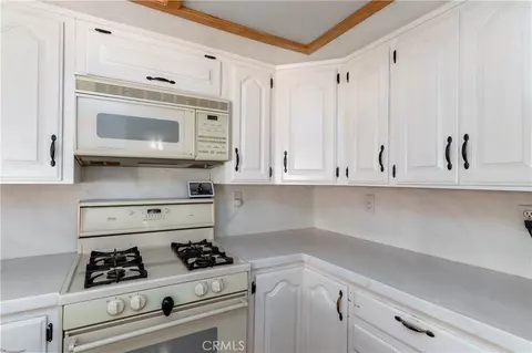 Kitchen - 1592 Christopher Ln, Redlands, CA 92374 photo 2 of 2