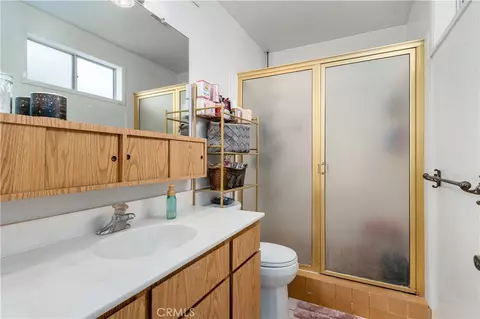 Bath - 1592 Christopher Ln, Redlands, CA 92374 photo 1 of 2