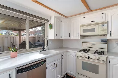 Kitchen - 1592 Christopher Ln, Redlands, CA 92374 photo 1 of 2