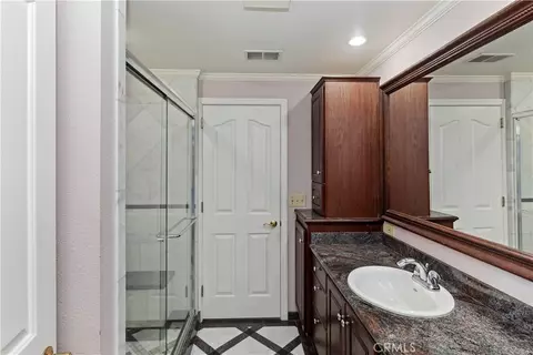 Bath - 20329 Luchs, Perris, CA 92570 photo 4 of 5