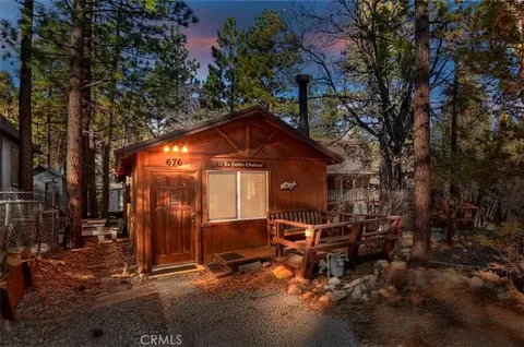 676 Pine Ln, Sugarloaf, CA 92386