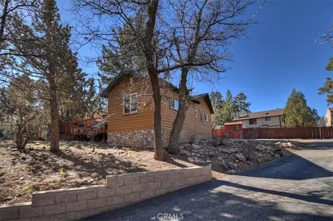687 Villa Grv, Big Bear City, CA 92314