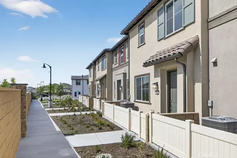 33191 Opal Glass Dr, French Valley, CA 92596