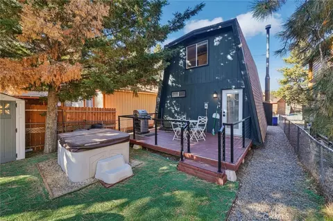 Exterior - 42683 Falcon Ave, Big Bear Lake, CA 92315 photo 5 of 8