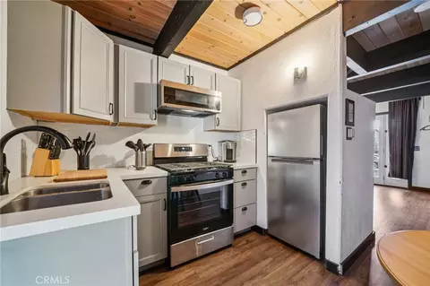 Kitchen - 42683 Falcon Ave, Big Bear Lake, CA 92315 photo 2 of 2