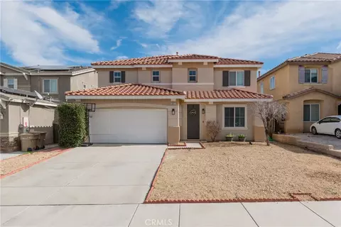 9037 Calico Ct, Oak Hills, CA 92344