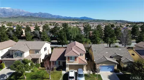 1064 Queen Annes Ln, Beaumont, CA 92223