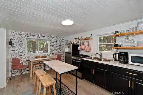 33353 Yukon Dr, Green Valley Lake, CA 92341
