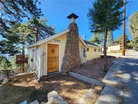 21657 Vista Rd, Cedarpines Park, CA 92322