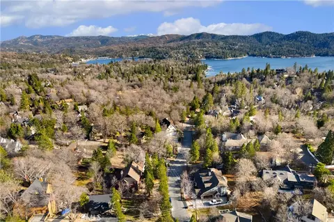 View/Area - 28070 W Shore Rd, Lake Arrowhead, CA 92352 photo 4 of 4