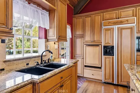 Kitchen - 28070 W Shore Rd, Lake Arrowhead, CA 92352 photo 2 of 4