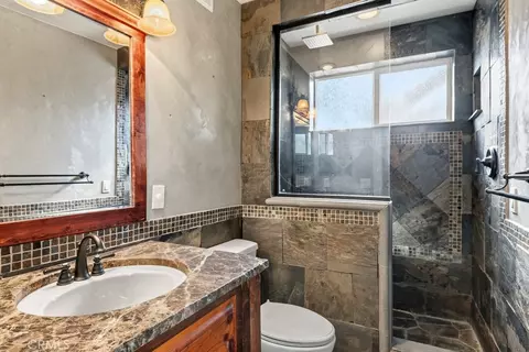 Bath - 28070 W Shore Rd, Lake Arrowhead, CA 92352 photo 4 of 6