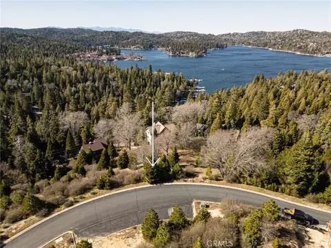 137 Mill Pond Rd, Lake Arrowhead, CA 92352