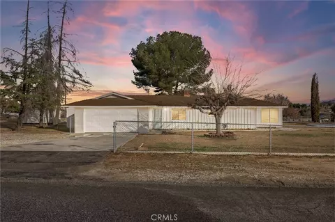 14866 Nokomis Rd, Apple Valley, CA 92307