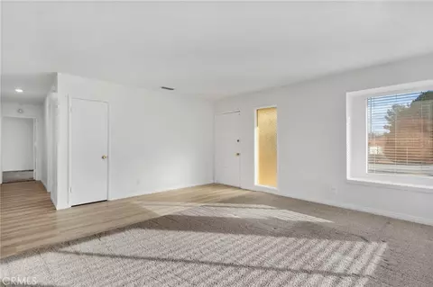 Living - 14866 Nokomis Rd, Apple Valley, CA 92307 photo 6 of 9