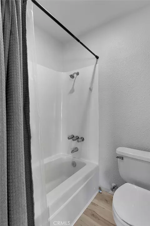 Bath - 14866 Nokomis Rd, Apple Valley, CA 92307 photo 2 of 4