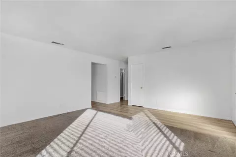 Living - 14866 Nokomis Rd, Apple Valley, CA 92307 photo 7 of 9