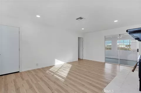 Living - 14866 Nokomis Rd, Apple Valley, CA 92307 photo 3 of 9