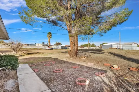 Exterior - 14866 Nokomis Rd, Apple Valley, CA 92307 photo 6 of 8
