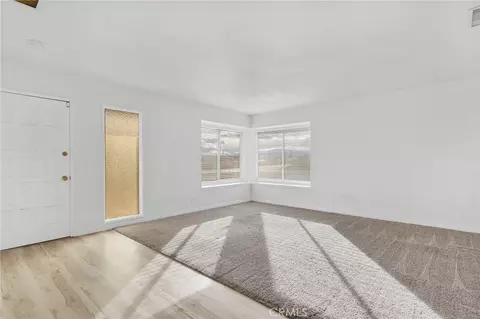 Living - 14866 Nokomis Rd, Apple Valley, CA 92307 photo 5 of 9