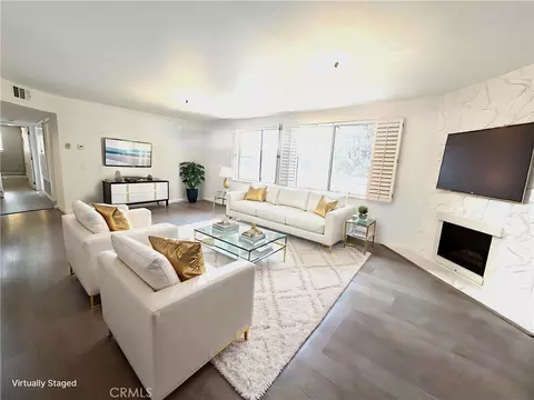 241 S Reeves Dr #302, Beverly Hills, CA 90212